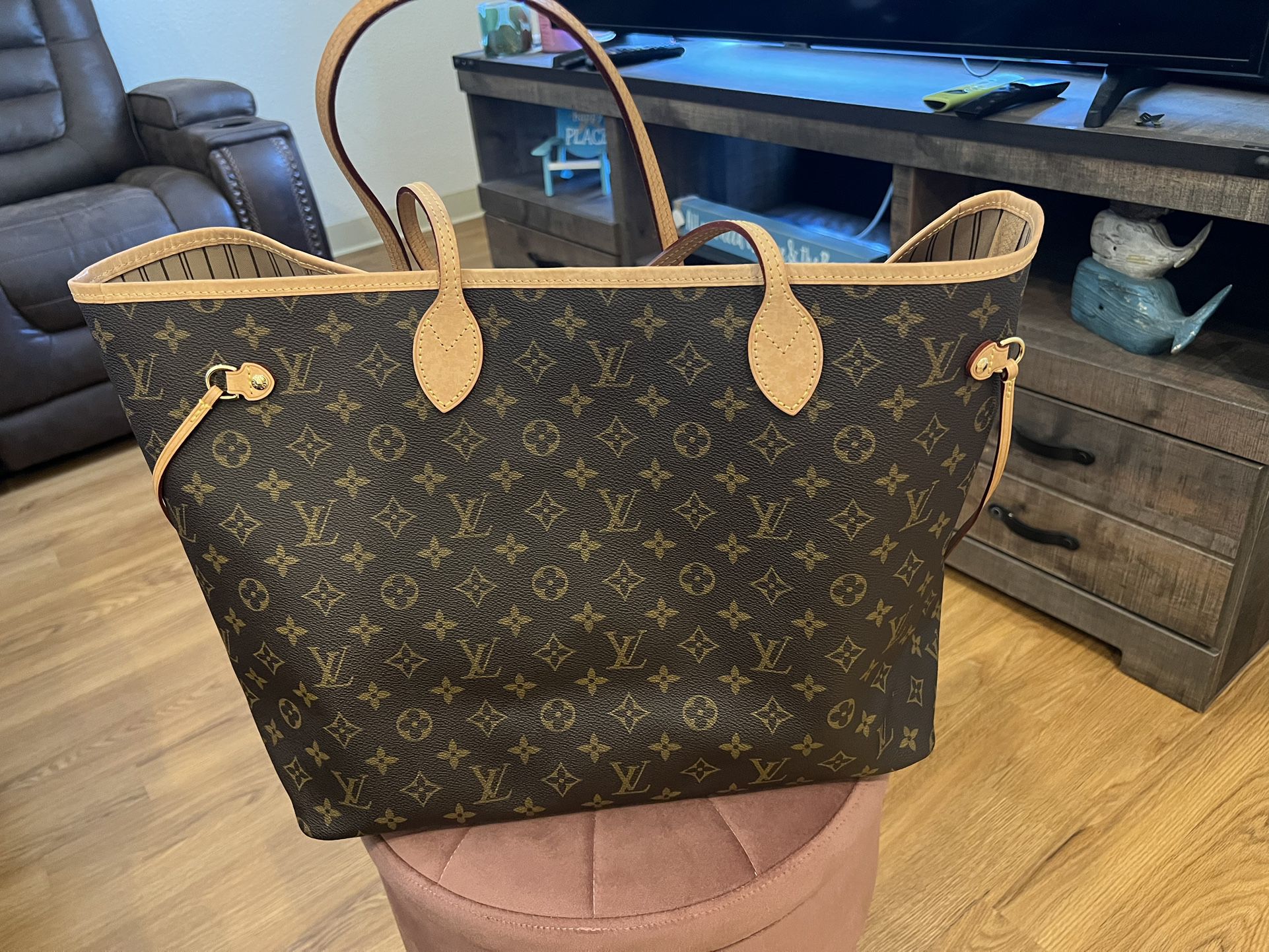 Louis Vuitton Limited Translucent Monogram Ambre Cabas Cruise GM Tote Bag  for Sale in Hollywood, FL - OfferUp