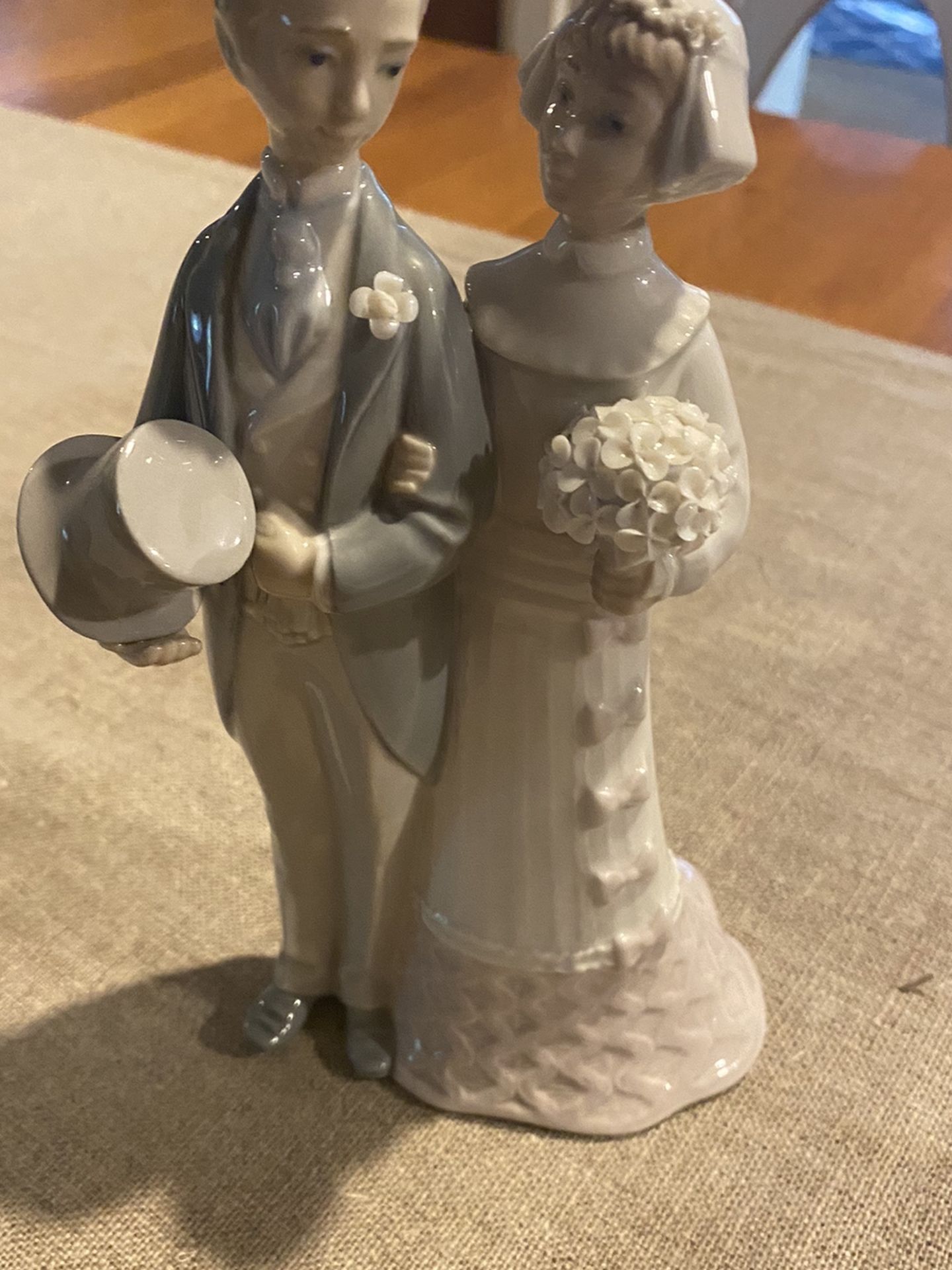 Lladro Wedding Figurine - Bride and Groom