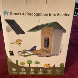 smart Ai bird feeder camera solar panel 64g for pictures and video brand new 