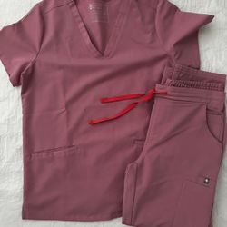 Women's Figs scrub set