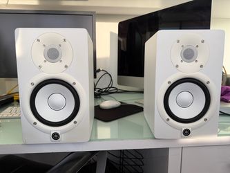 Yamaha HS5 Monitors