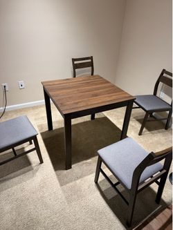 Dinning room table