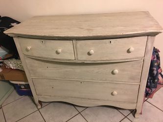 Dresser