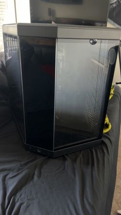 Hyte y70 infinite touch pc case
