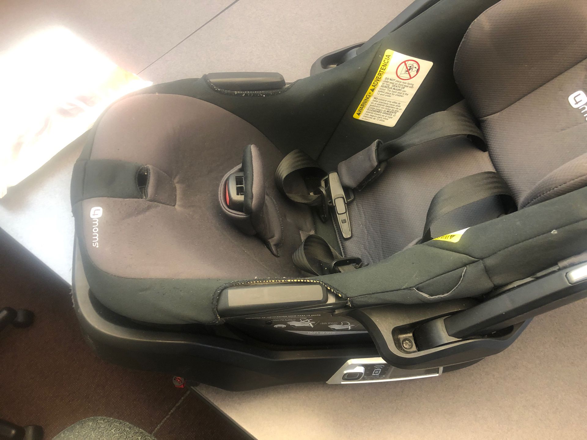 4Moms Infant car seat and base