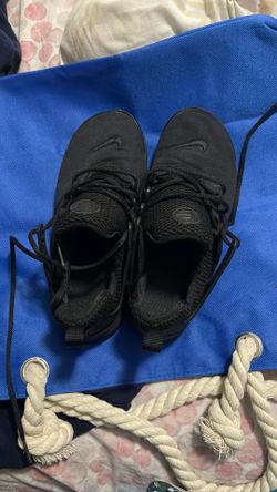 Boys Black Nikes
