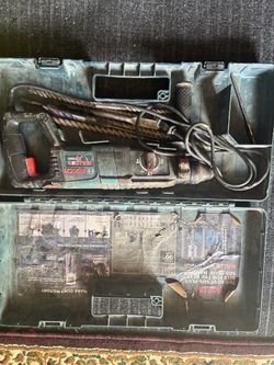 Bosch Bulldog Xtreme Rotary Hammer + Case & SDS Bits