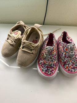 Toddler tennis shoes size 6c