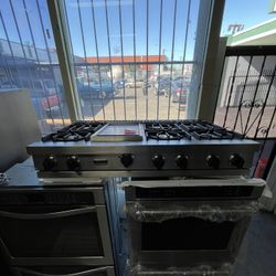VIKING PROFESSIONAL 48” GAS STOVE TOP WITH 6 BURNERS AND GRIDDLE