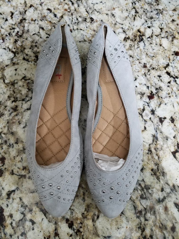 Ugg Flats Size 7 wmns