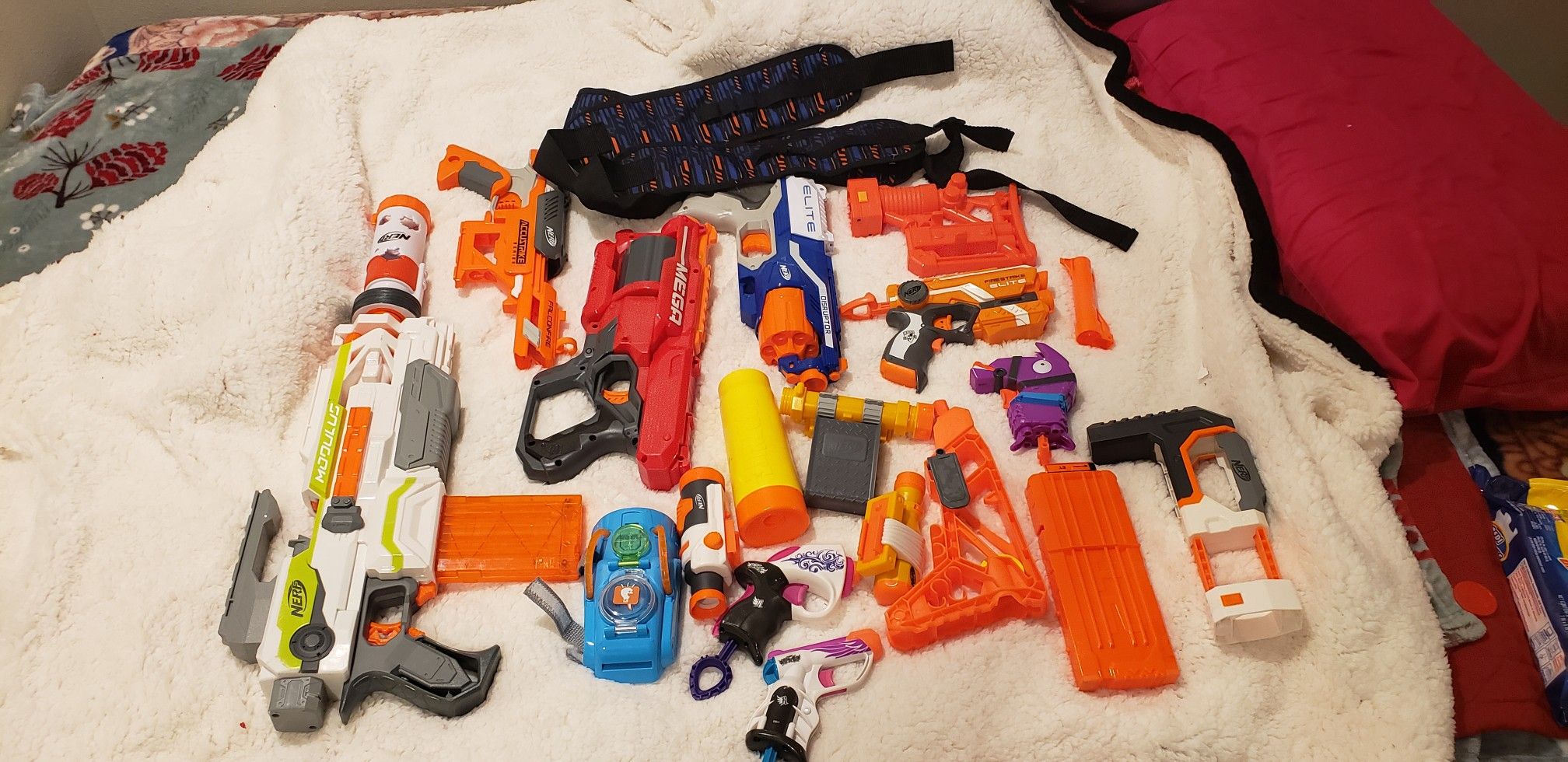 8 Nerf guns