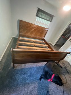Amish-Built Sleigh Bed with Box Springs