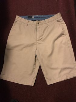 Volcom short size 33