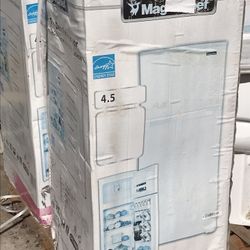 Magic Chef 4.5 Cubic Foot Refrigerator 