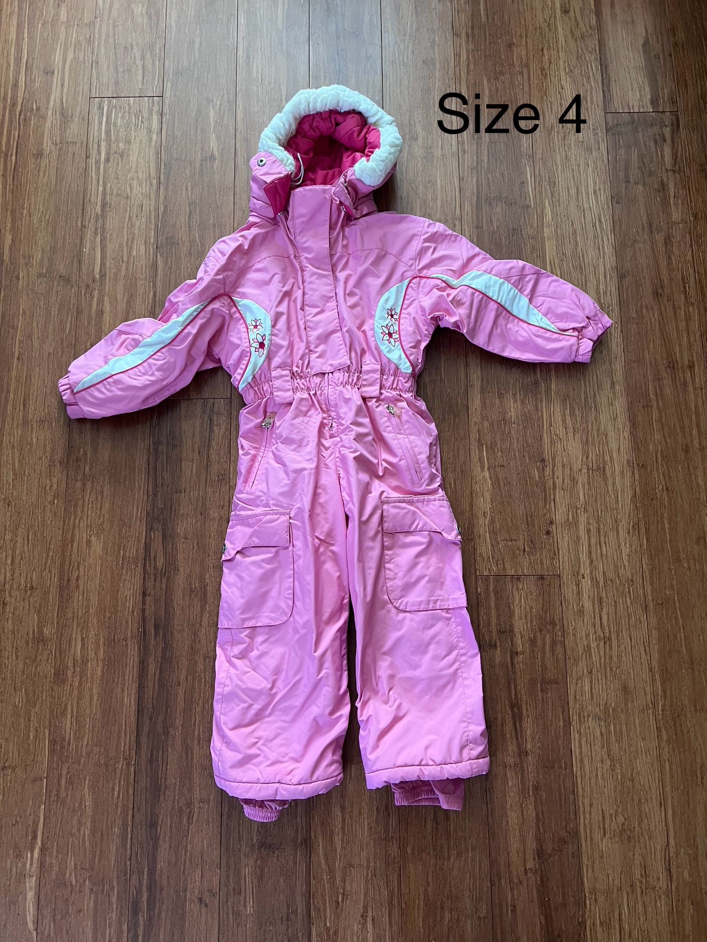 Girls snow outfit size 4