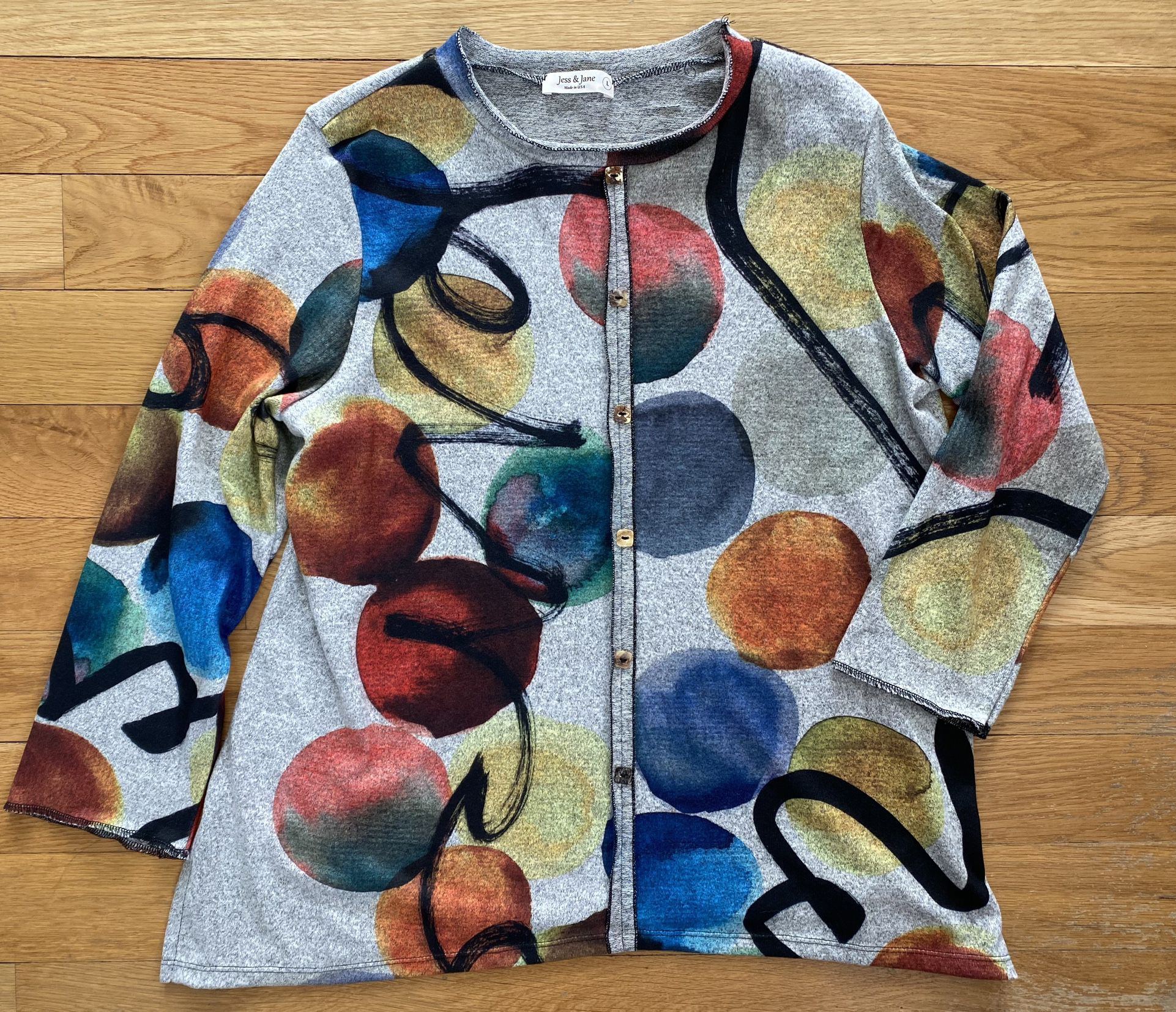 Jess & Jane Bold Print with Button Detail Pullover Sweater - L