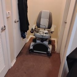 Hoveround 8 Months Old Don't Need Anymore 