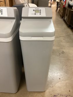 Whirlpool 33k-Grain Water Softener for Hard Water and Iron Reduction New Scratch and Dent