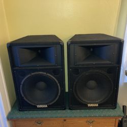 Yamaha S115IV 1000w PA Speakers
