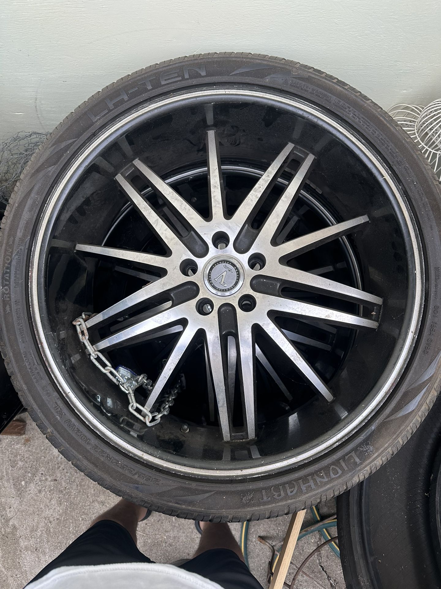 4 Velocity rims size 22" with good full threaded tires 265/35Z/R22