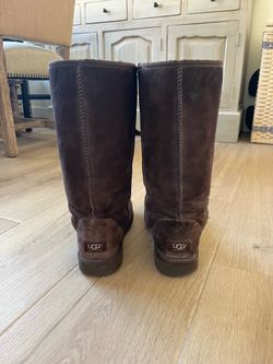 Women’s UGG Classic Tall Boots – Chocolate Brown – Size 10