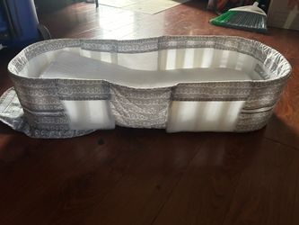 Co sleeper baby grey