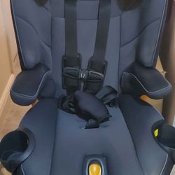 Like New Chicco Toddler Carseat Grows With Child Has Different Settings Also Reclines. 