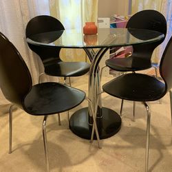 Breakfast Table W/ 4 Chairs 