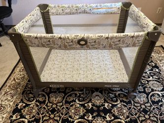 Graco Pack And Play With Bassinet 