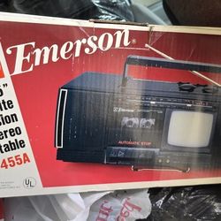 NEW VINTAGE EMERSON PORTABLE TV/CASSETTE PLAYER