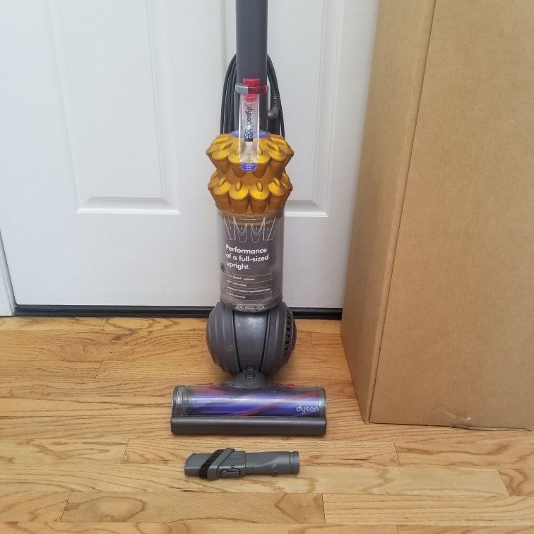 NEW cond DYSON DC50 ANIMAL VACUUM WITH COMPLETE ATTACHMENTS , AMAZkING POWER SUCTION , WORKS EXCELLENT , IN THE BOX