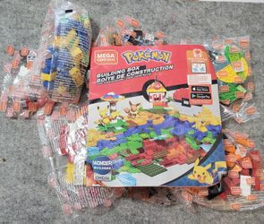 No Box Available Pokemon Building Set 450pc