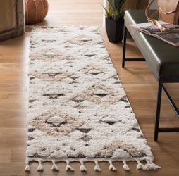 Safavieh Runner