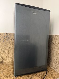 Midea 3.3 cu. Ft. Compact refrigerator with freezer