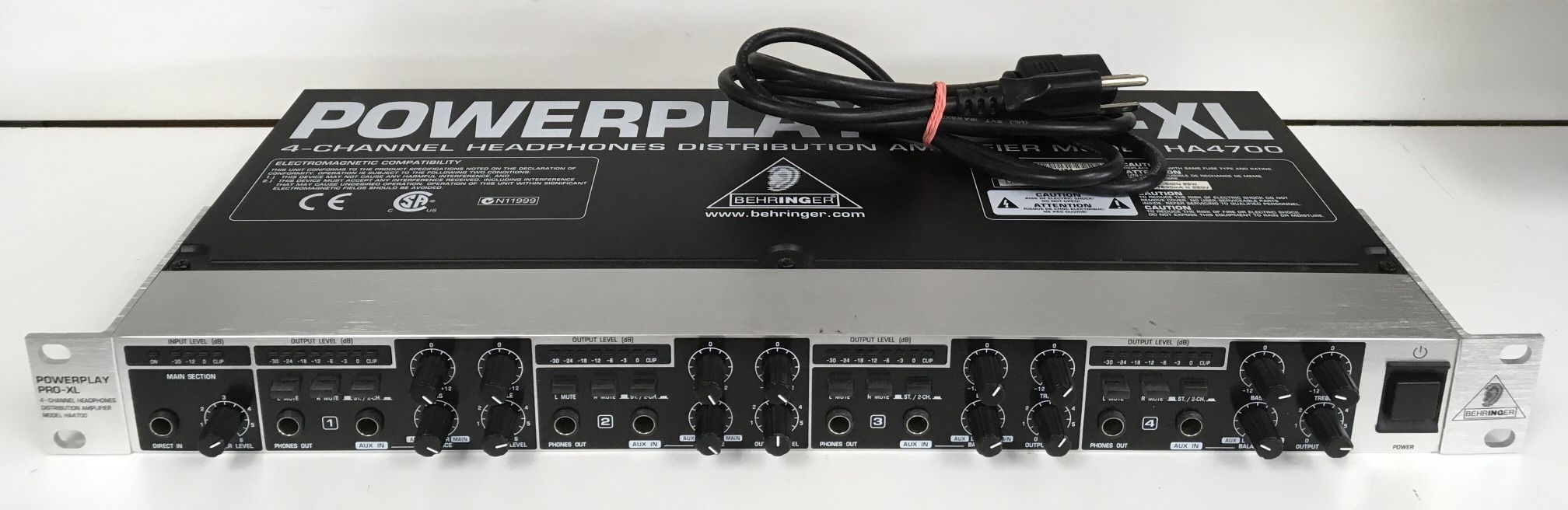 Behringer PowerPlay Pro-XL HA4700 4-channel Headphones Distribution Amplifier