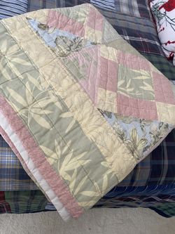 Semi Vintage Quilt Coverlet TWIN