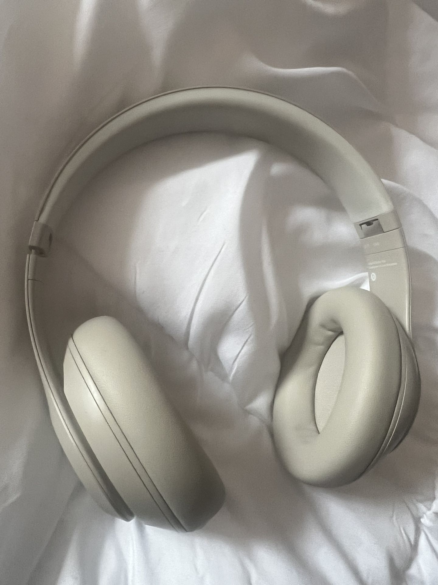 Beats Studio Pro Sandstone 