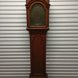 Antique Grandfather Clock !