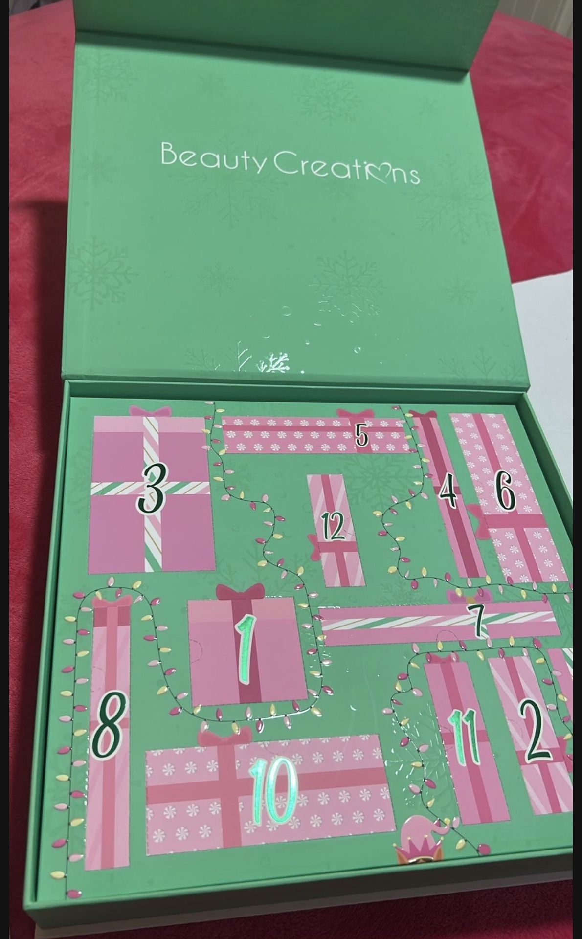 $35 Calendario De Cosméticos De 12 Días Muy Bonito