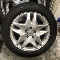 17 inch oem Mercedes s500 wheel and tire 1 only