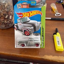 2015 Hot Wheels 52 Chevy HW Workshop Diecast New Zamac A4
