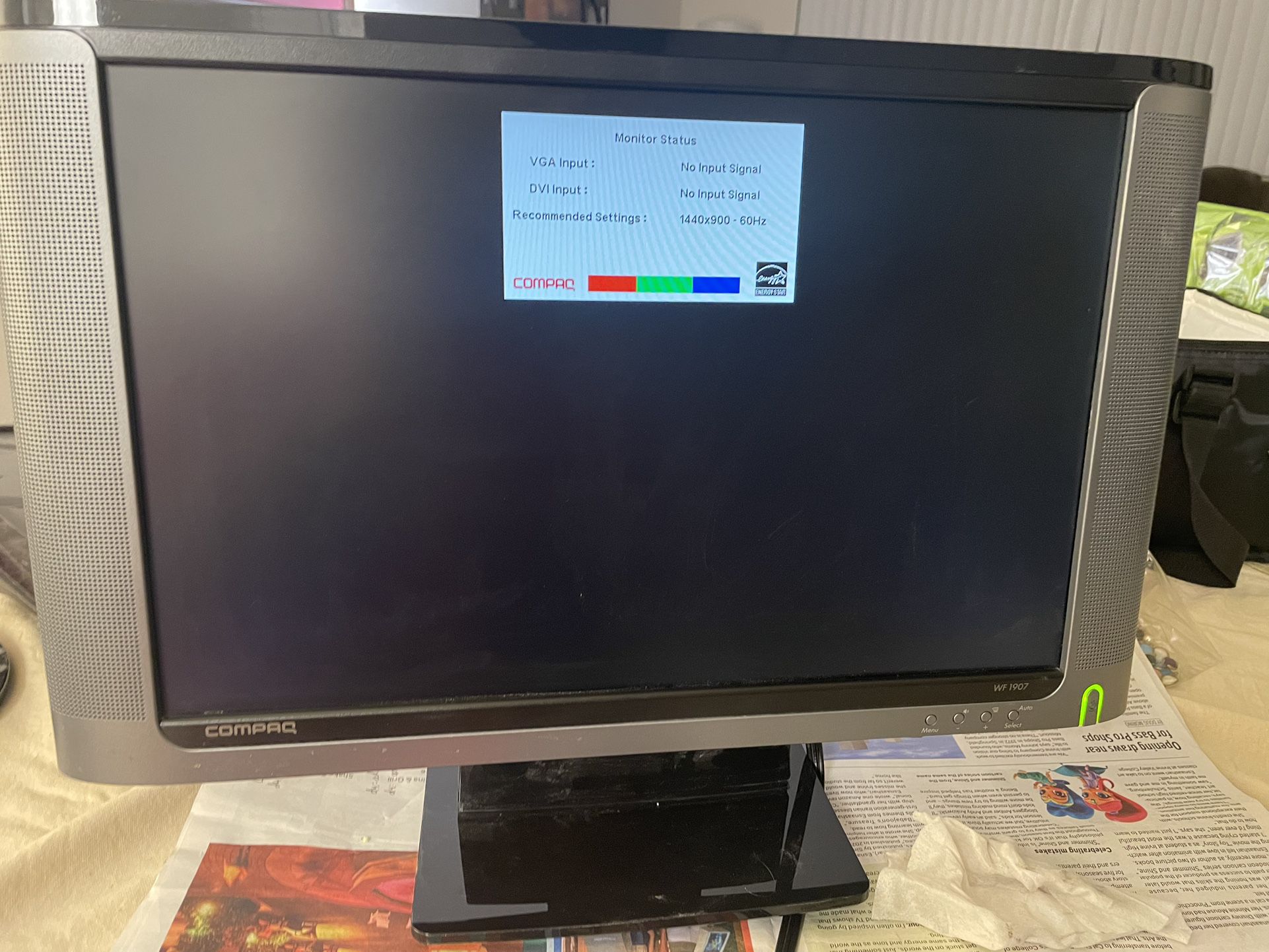 Compaq WF1907 19” Computer Monitor 1440x900 Resolution