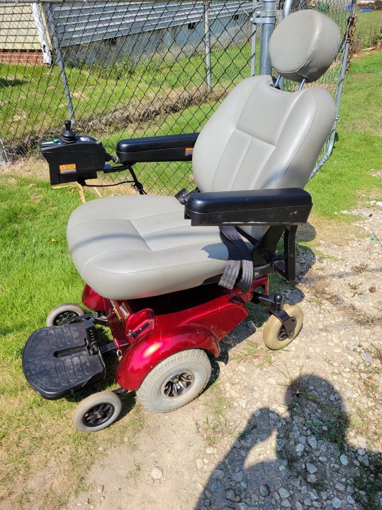 POWER CHAIR WORKS GREAT WAS ASKING 675.00.  REDUCE TO 500.00 NO LESS