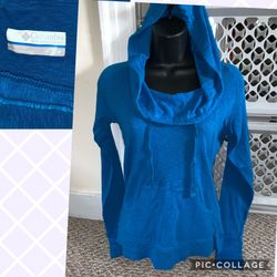 Columbia hooded shirt small