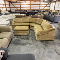 Sectional Couch (WE DELIVER)