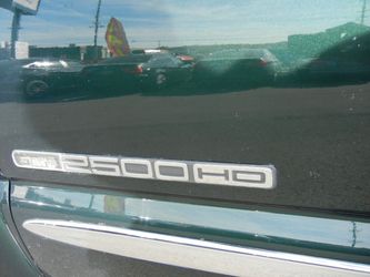 2004 GMC Sierra 2500HD Thumbnail