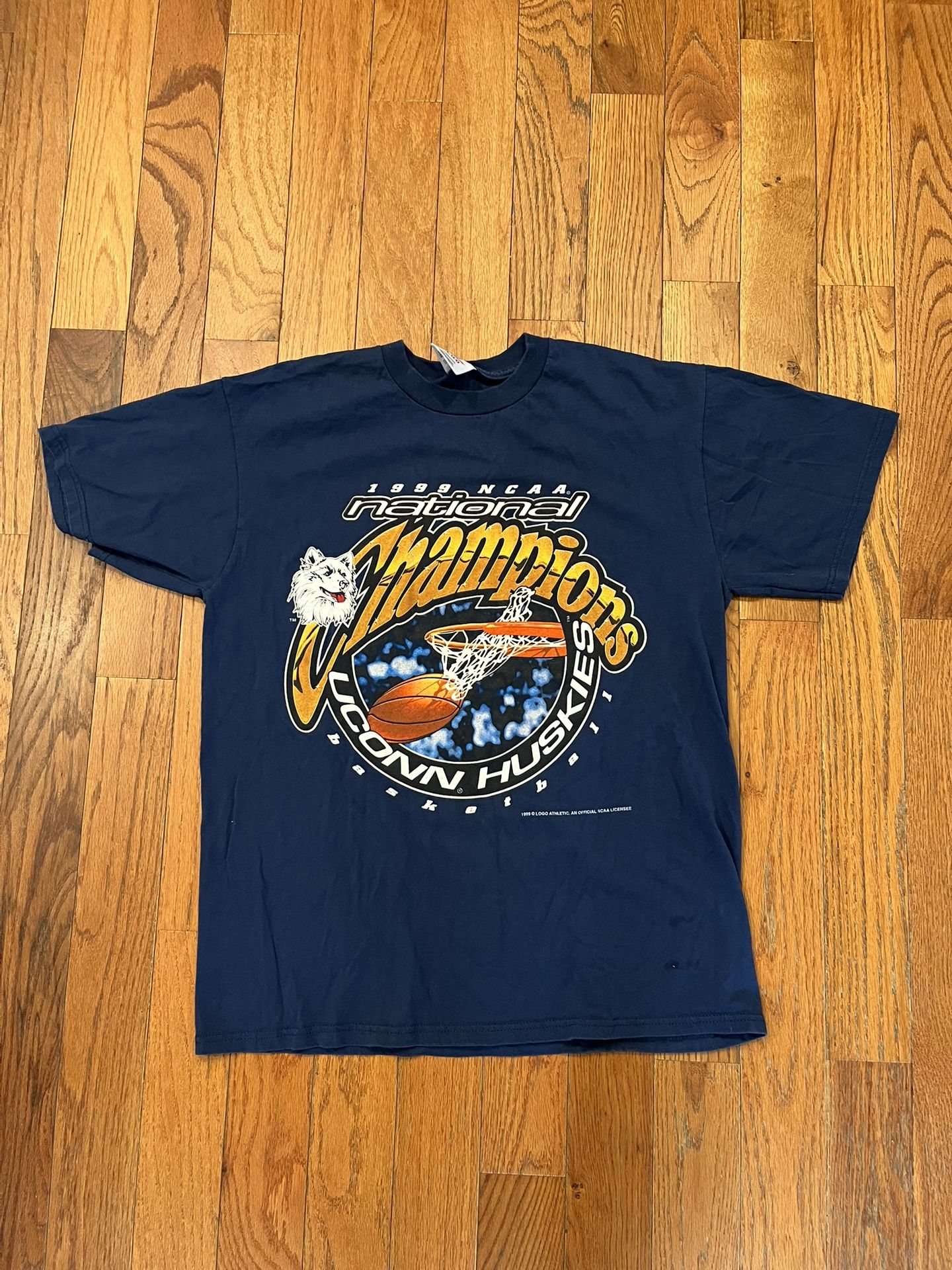 UConn Huskies 1999 NCAA Basketball Champion T-Shirt Men L Logo Athletic Vintage