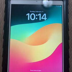 Valentine’s Day Special! Apple iPad 6th Generation 32GB Unlocked Like New!