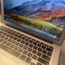 MACBOOK AIR MID 2011