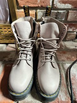 Dr. Martens AirWair Beige Leather Laceup Ankle (Women) - Women | Color: Beige |